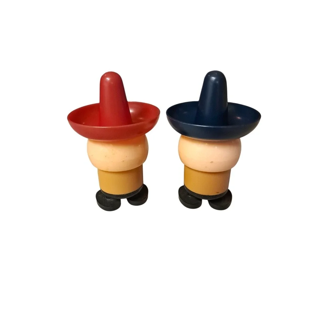 Vintage South of the Border Sombreros Souvenir Salt and Pepper Shakers Hong Kong